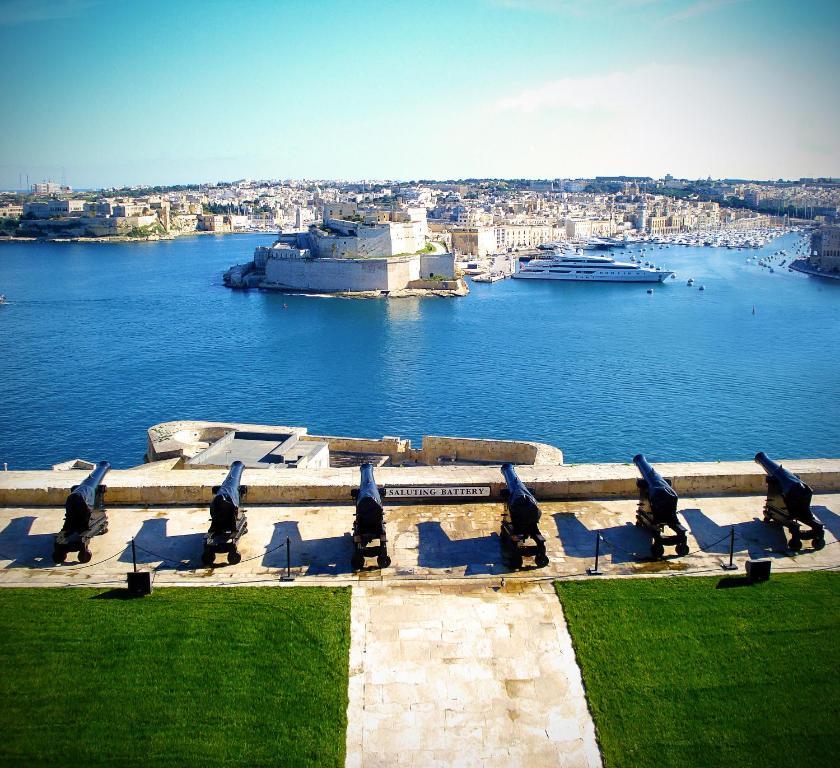 Spinola Bay Top Floor Seafront 3 Bedroom Apartment With Panoramic Sea Views - By Getawaysmalta San Julián Exterior foto
